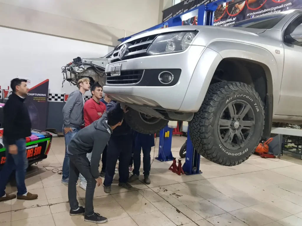 academia-tubox-curso-mecanica-automotriz-01