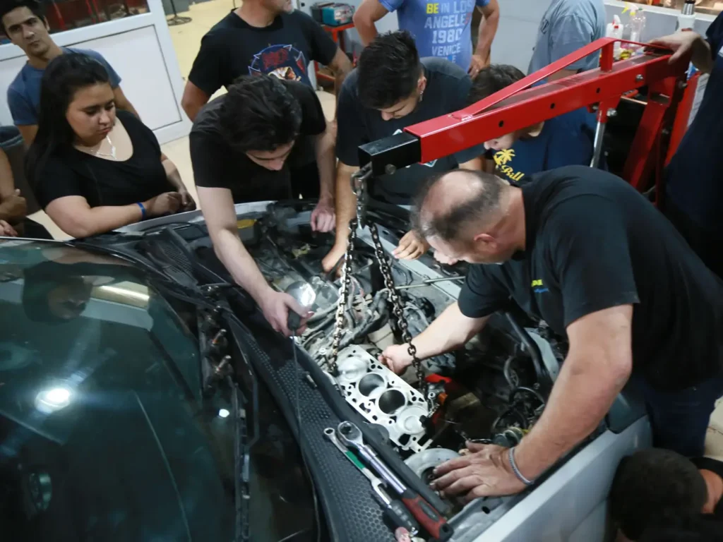 academia-tubox-curso-mecanica-automotriz-03