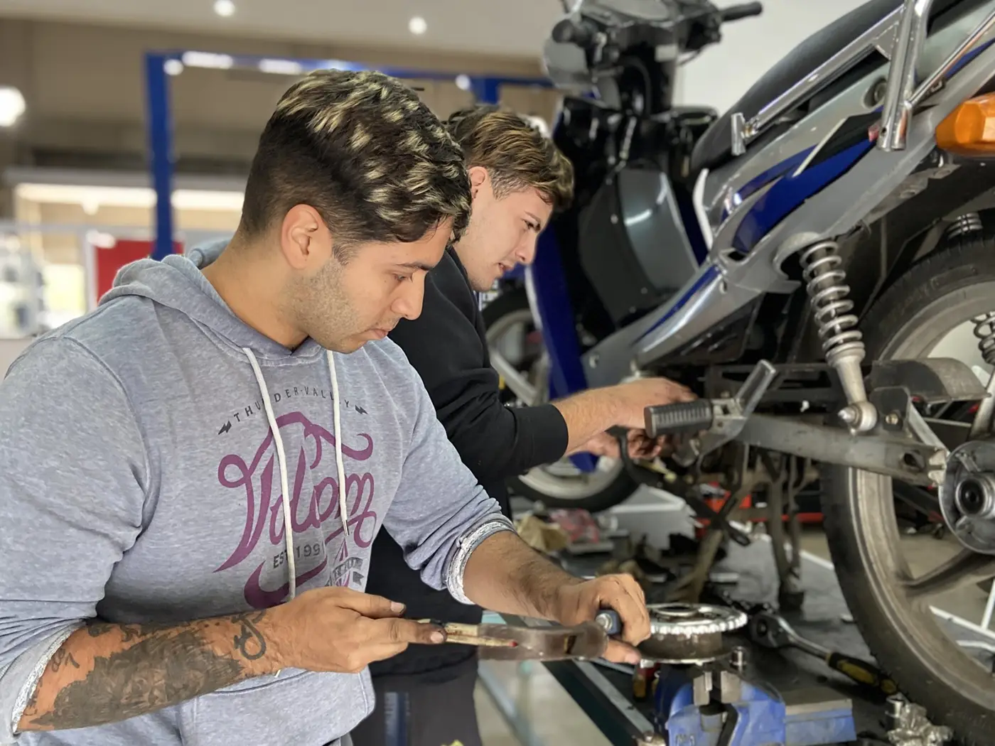 academia-tubox-curso-mecanica-electricidad-motos-03