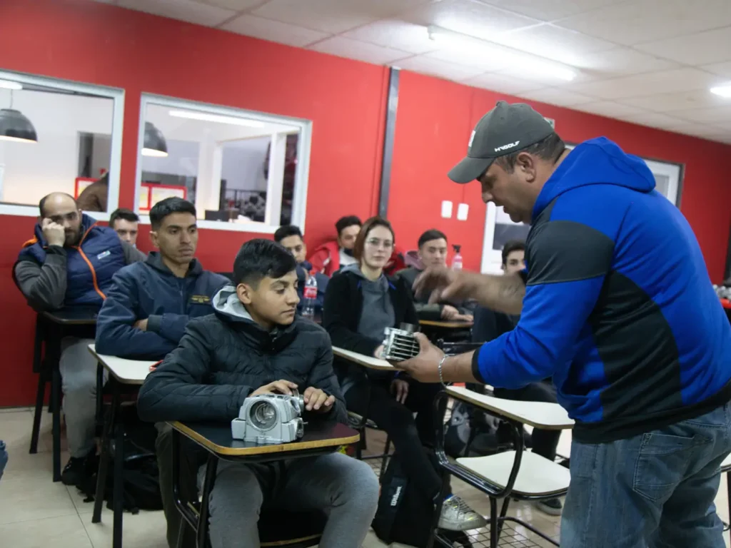 academia-tubox-curso-mecanica-electricidad-motos-04