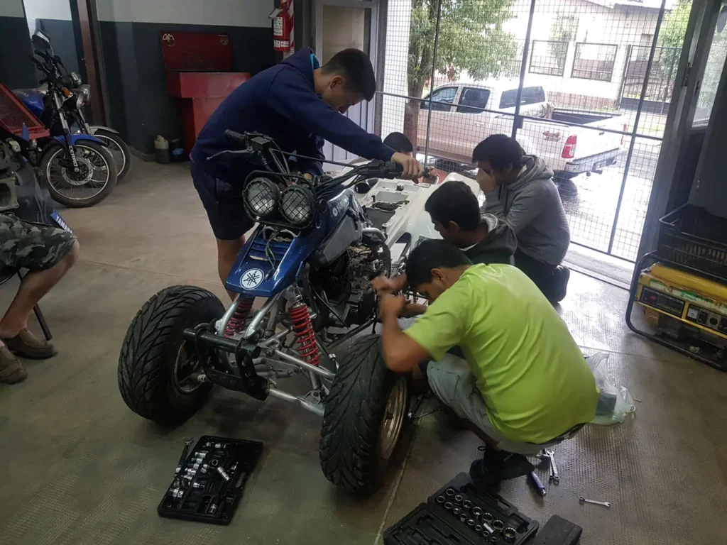 academia-tubox-curso-mecanica-electricidad-motos-08