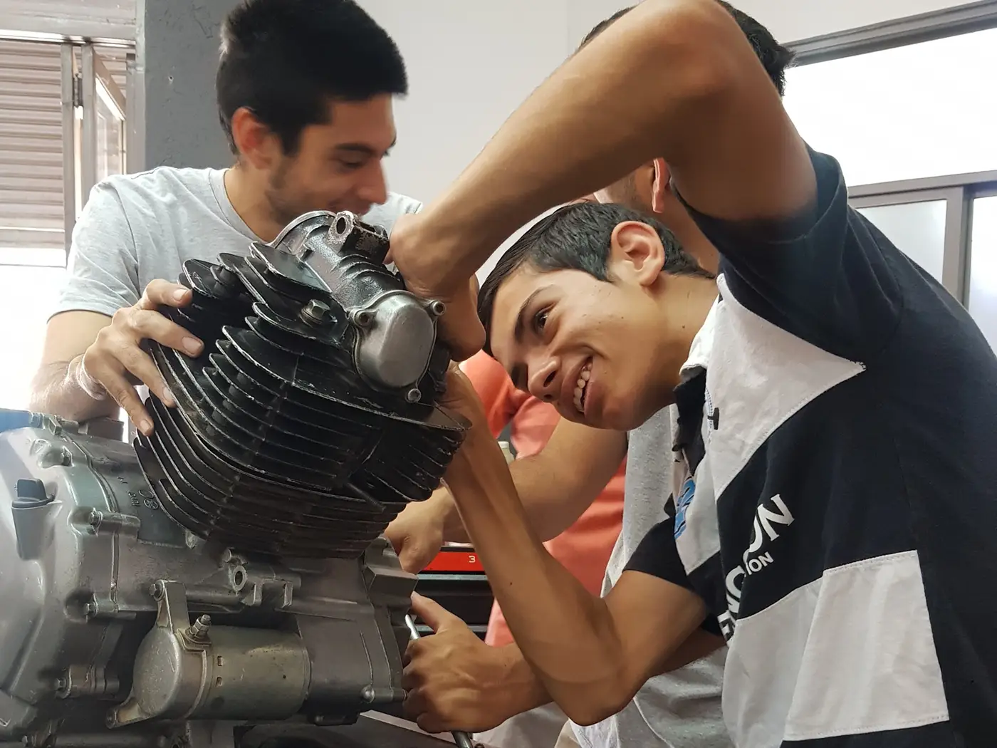 academia-tubox-curso-mecanica-electricidad-motos-09